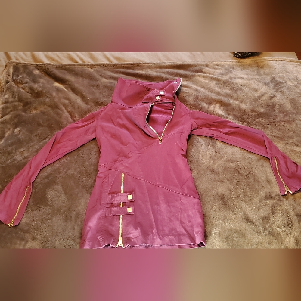 Face Clothing purple long-sleeve pullover top size Small